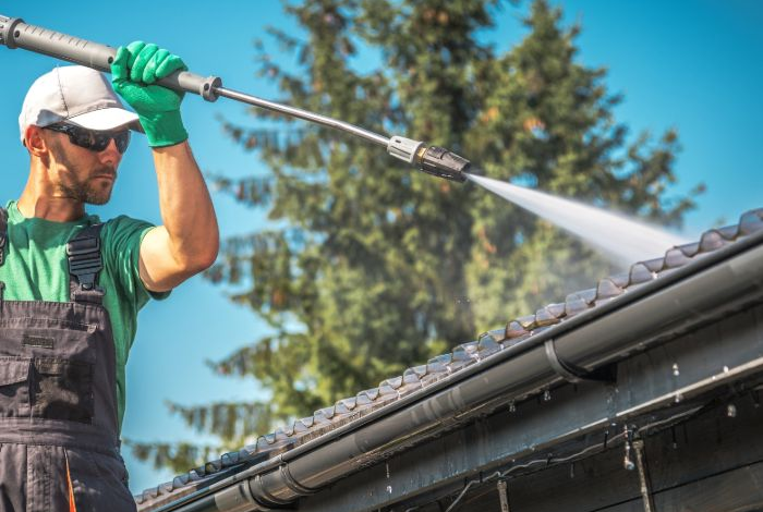 Why Roof Cleaning Matters in Florida's Hot and Humid Climate